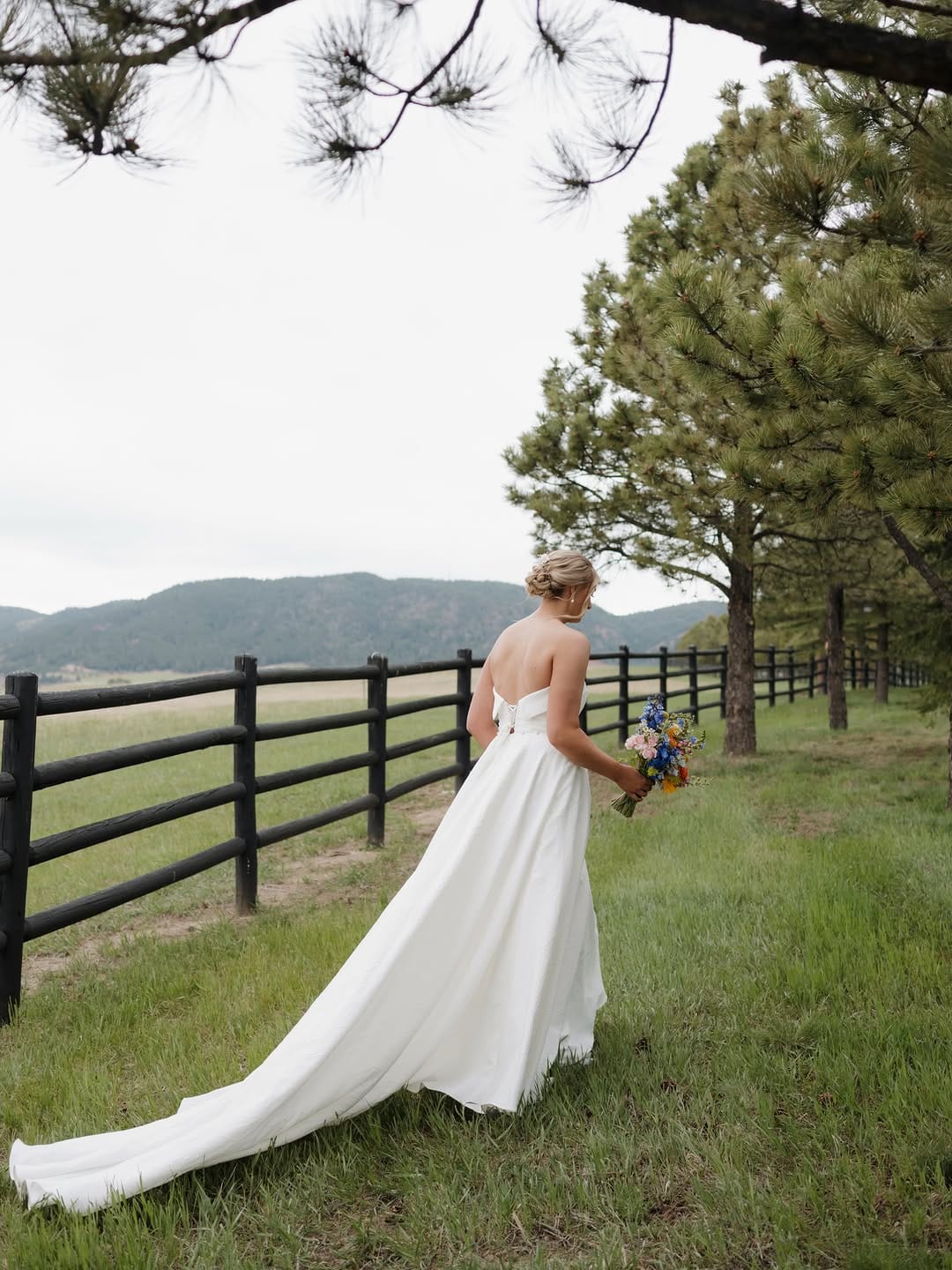 Post 1 by Kaili Hanenburg | Colorado + Destination Wedding Photographer on Instagram (carousel)
