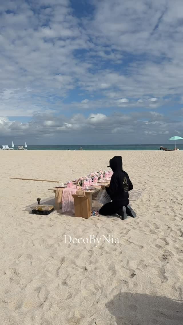 Post 3 by DecoByNia on Instagram (video)