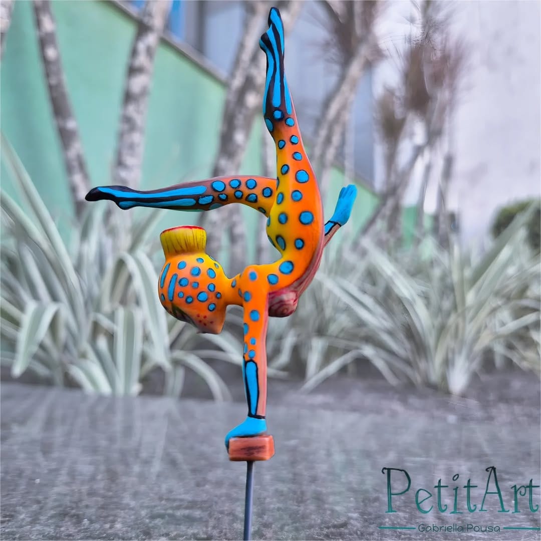 Post 1 by PetitArt on Instagram (carousel)