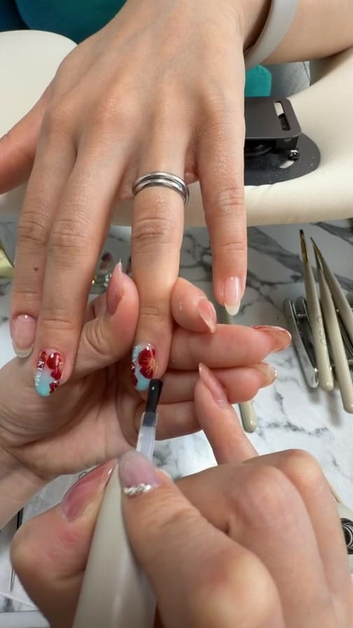 Post 3 by Nail Room AZUSA-札幌完全予約制サロン on Instagram (video)