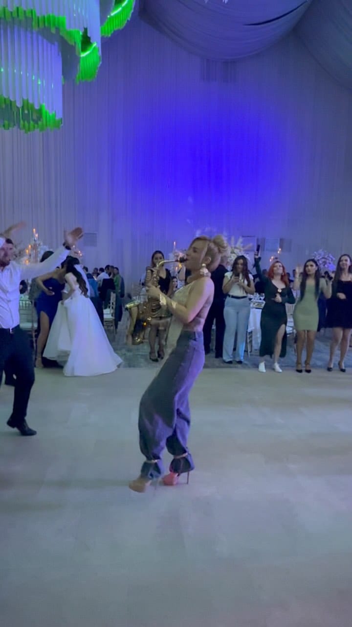 Post 9 by 𝕃𝕠𝕣𝕖𝕕𝕒𝕟𝕒 𝕊𝕒𝕩 on Instagram (video)