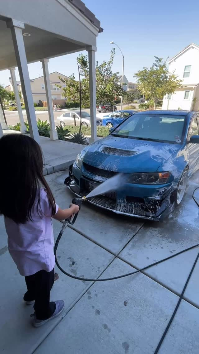 Post 1 by JB’s EVO page on Instagram (video)