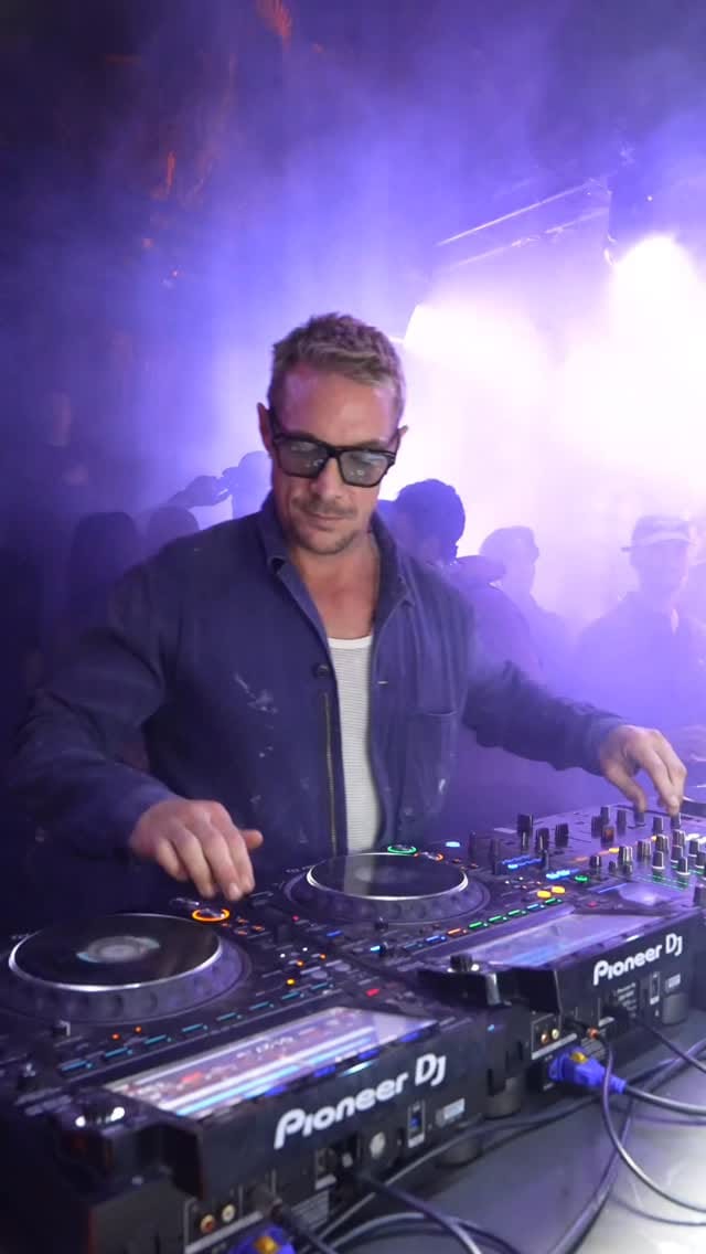 Post 4 by Videographer•Los Angeles on Instagram (video)