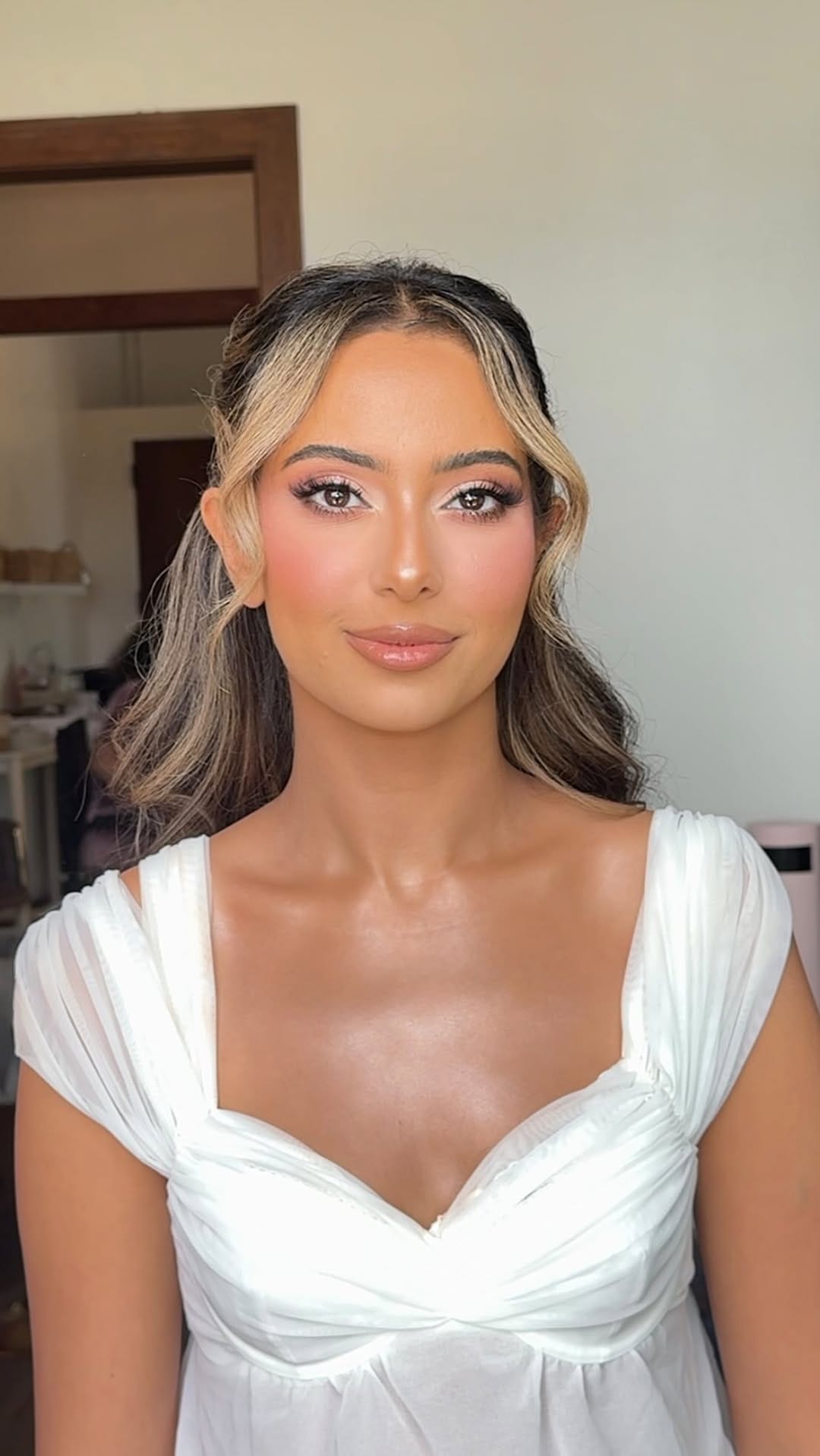 Post 4 by MaddieMUA on Instagram (video)