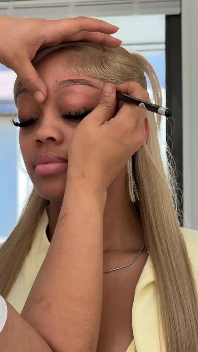Post 3 by HausOfDuBois|Arkansas MUA on Instagram (video)