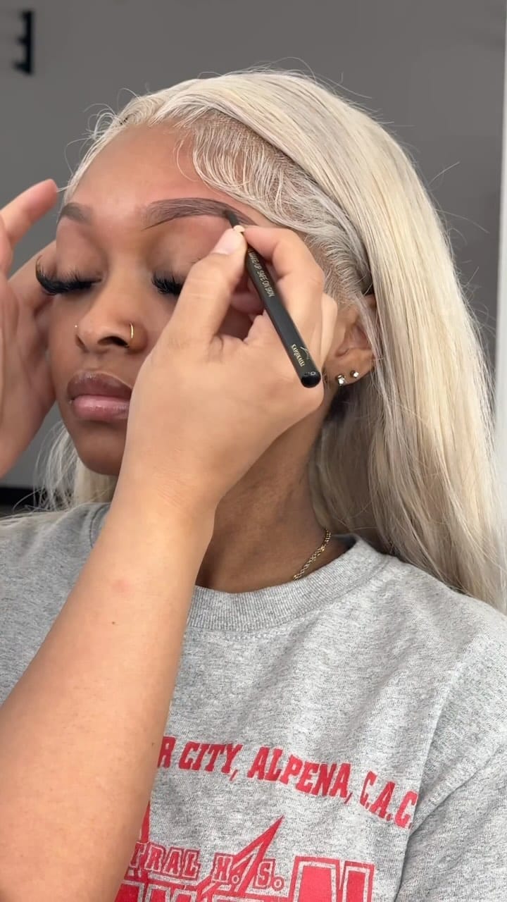 Post 8 by HausOfDuBois|Arkansas MUA on Instagram (video)