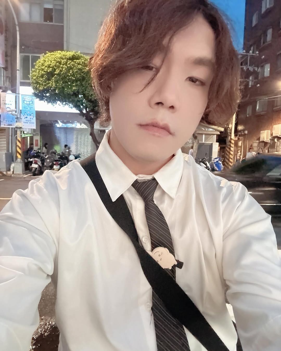 Post 10 by 艾倫歐優歐 on Instagram (carousel)