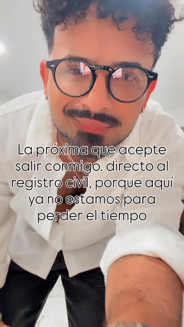 Post 5 by Alex Larreta on Instagram (video)