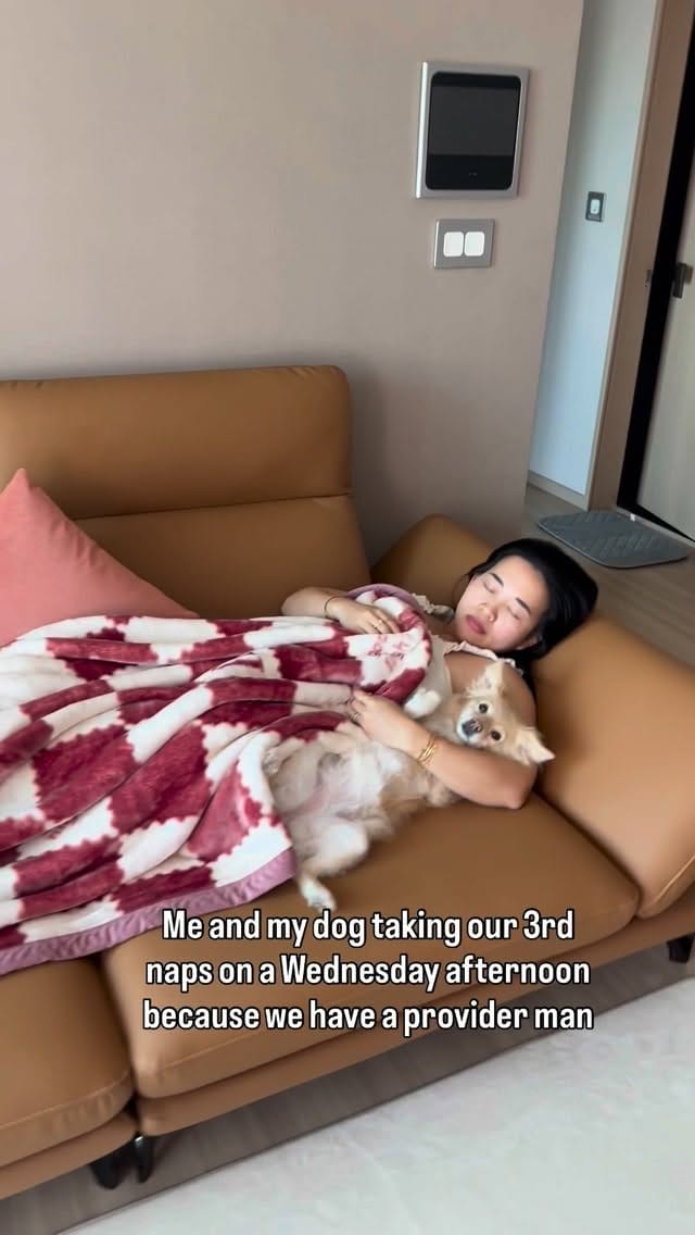 Post 9 by Mia 🐶 & Via 👩🏻 on Instagram (video)