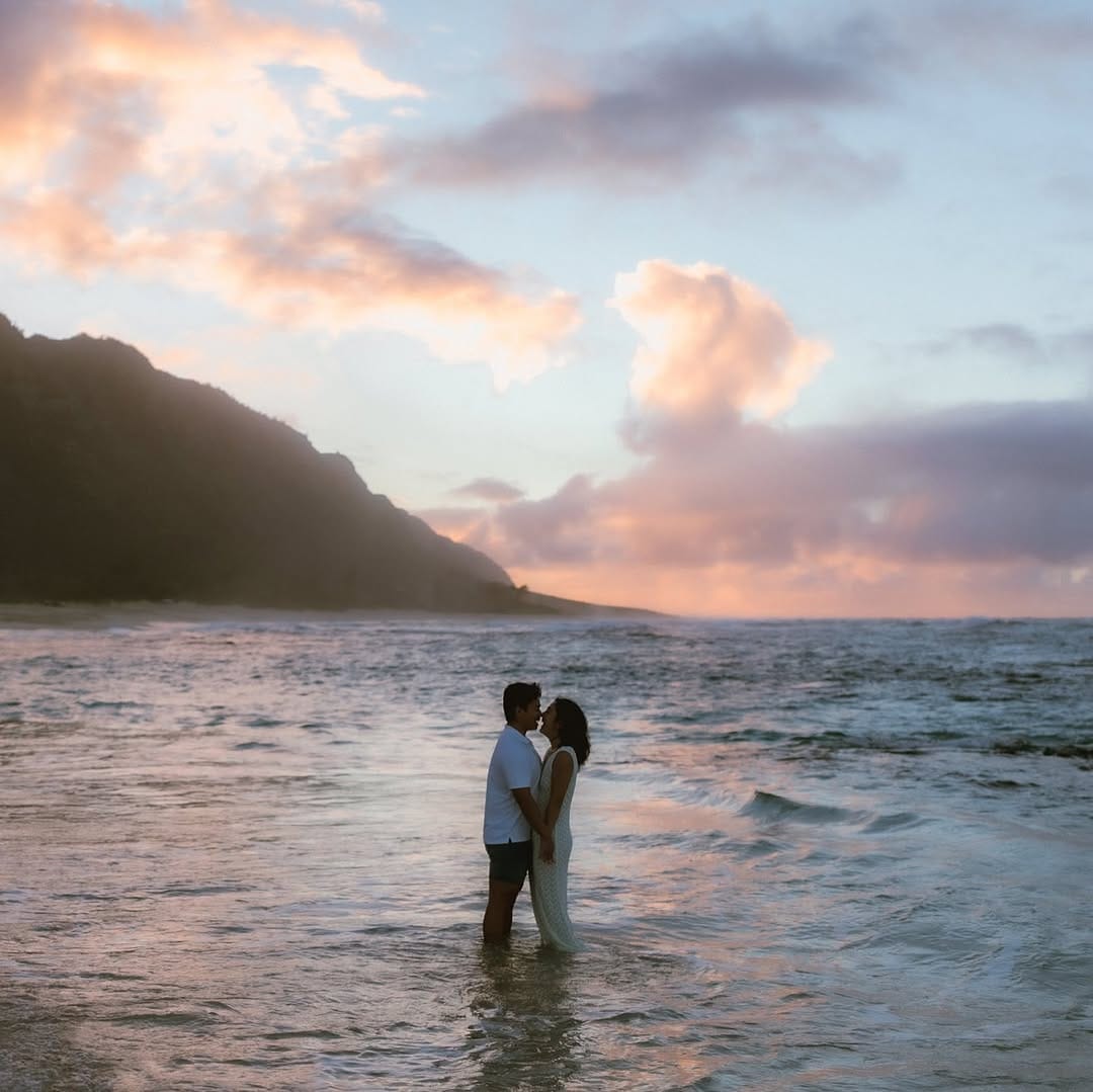 Post 7 by Hawaii Wedding Photographer on Instagram (carousel)