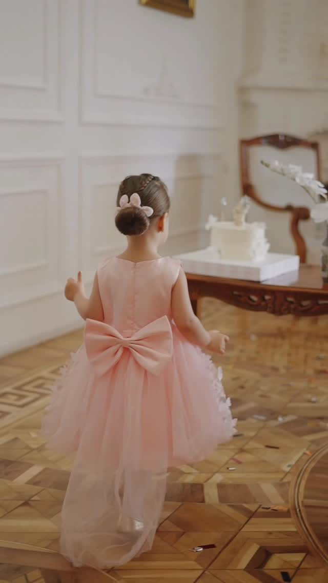 Post 4 by Orxan Rüstəmov on Instagram (video)
