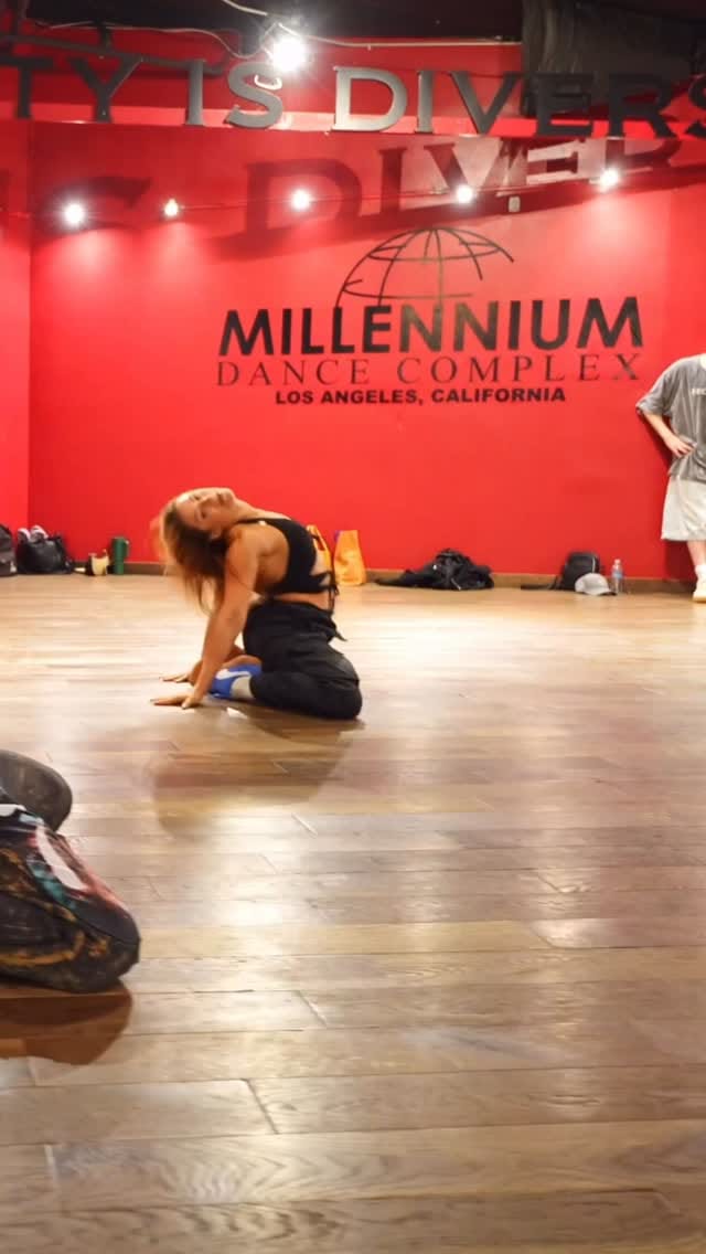 Post 8 by Kailyn Rogers on Instagram (video)