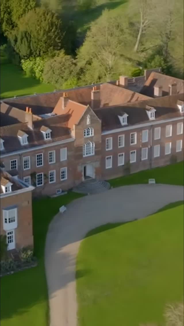 Post 4 by American Countess on Instagram (video)