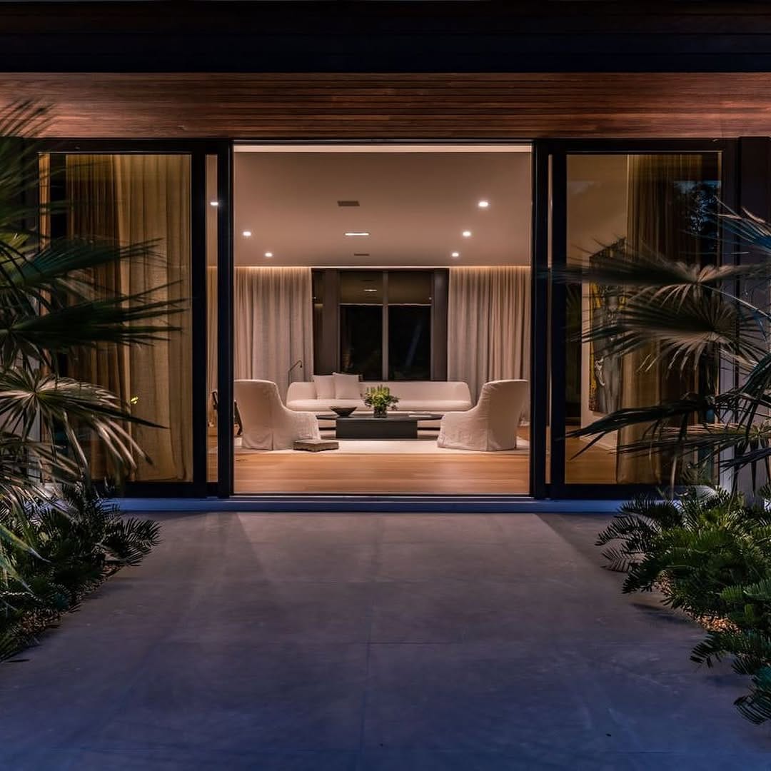 Post 9 by Real Estate Photo and Video | Miami | Fort Lauderdale on Instagram (carousel)