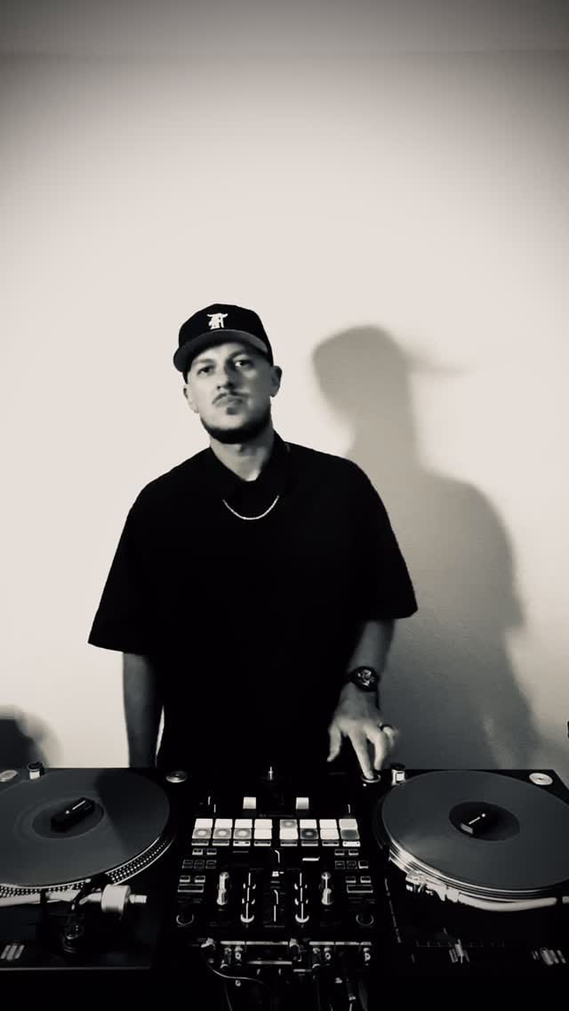 Post 9 by DJ Tim Tones on Instagram (video)