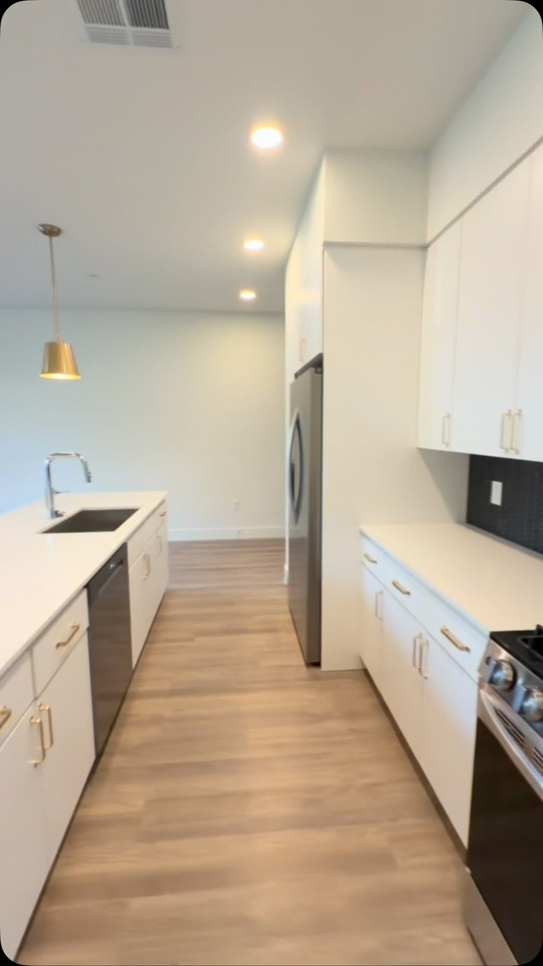 Post 4 by Andre James Guzman | AZ REALTOR®️& APT LOCATOR on Instagram (video)