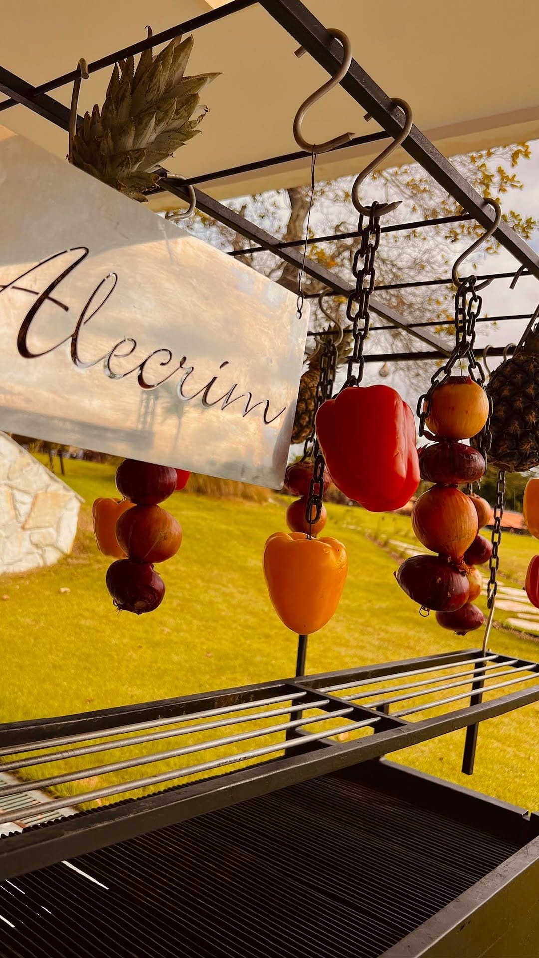 Post 1 by Alecrim Buffet on Instagram (video)