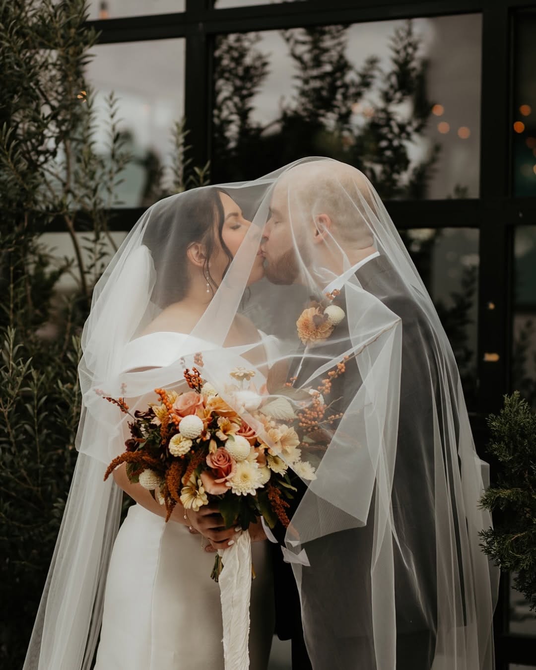 Post 9 by Oregon Wedding Photographer on Instagram (carousel)