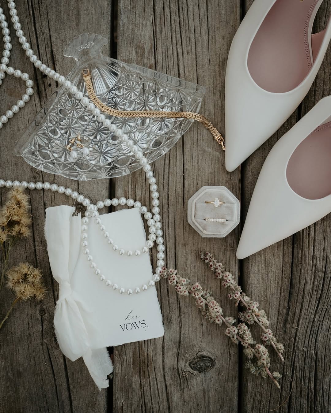 Post 7 by Oregon Wedding Photographer on Instagram (carousel)