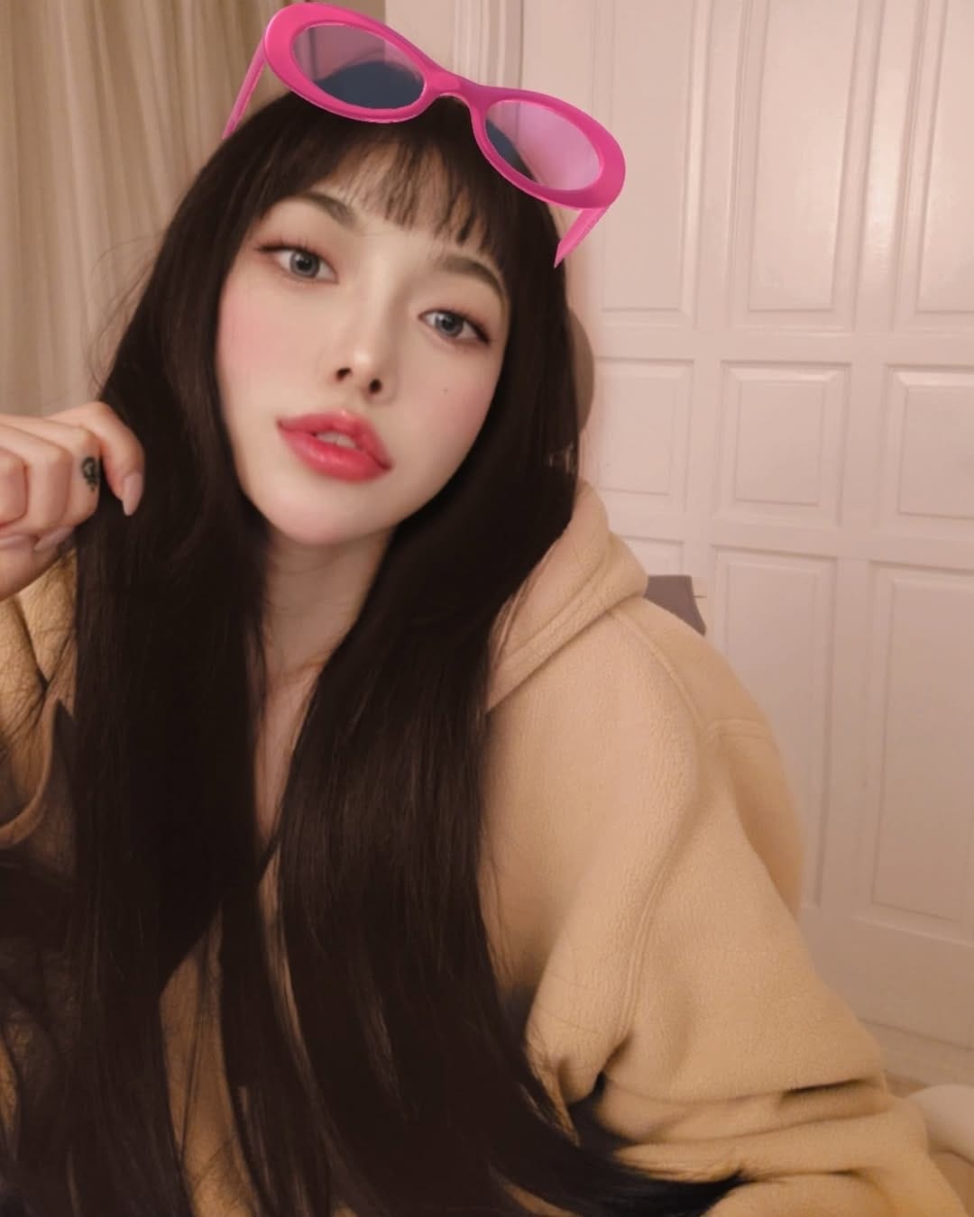 Post 3 by 라오니 𝙇𝙖 𝙤𝙣 on Instagram (carousel)
