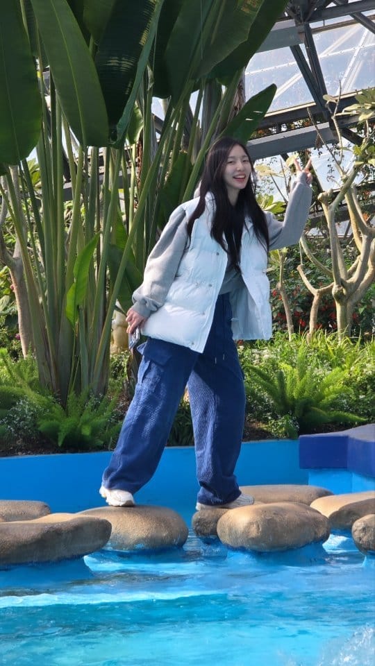 Post 5 by 라오니 𝙇𝙖 𝙤𝙣 on Instagram (video)