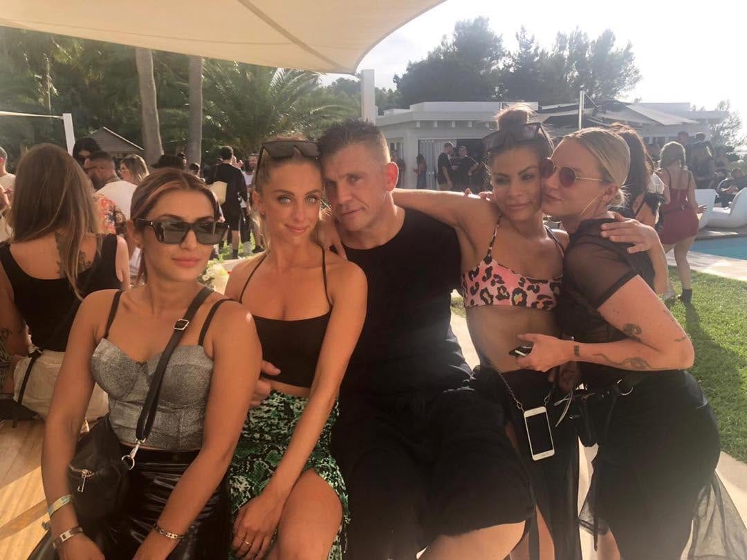 Post 2 by Billy Everywhere on Instagram (image)