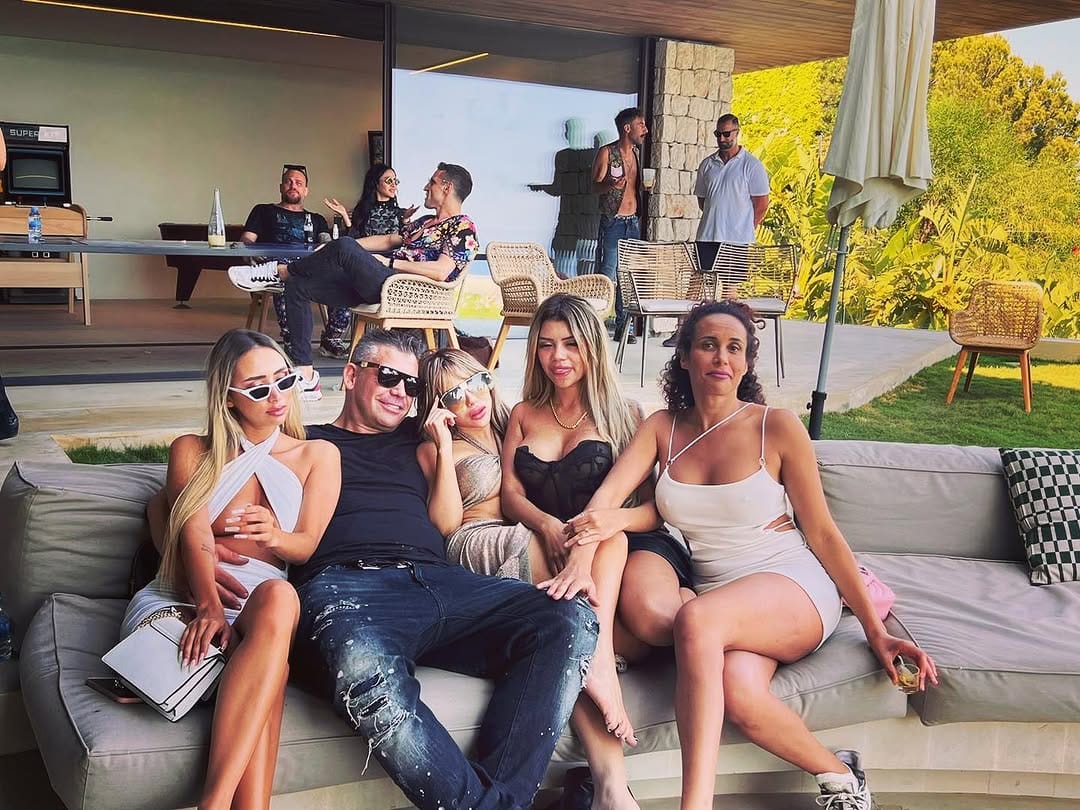 Post 1 by Billy Everywhere on Instagram (image)