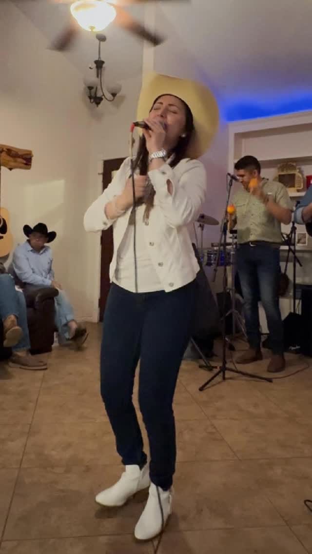 Post 1 by Kysbel Aguirre Laprea 🇻🇪🇺🇸 on Instagram (video)
