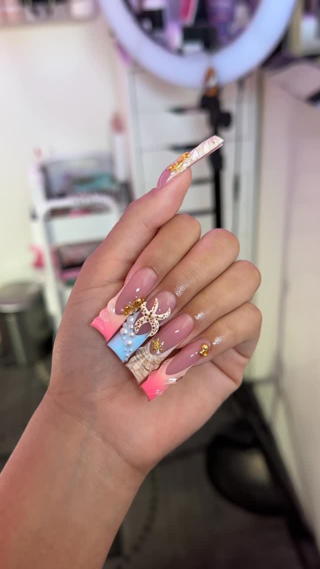 Post 10 by Lana⭐️Licensed Manicurist on Instagram (video)
