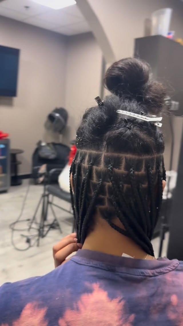 Post 3 by Mia | DMV Braid Artist + Educator on Instagram (video)