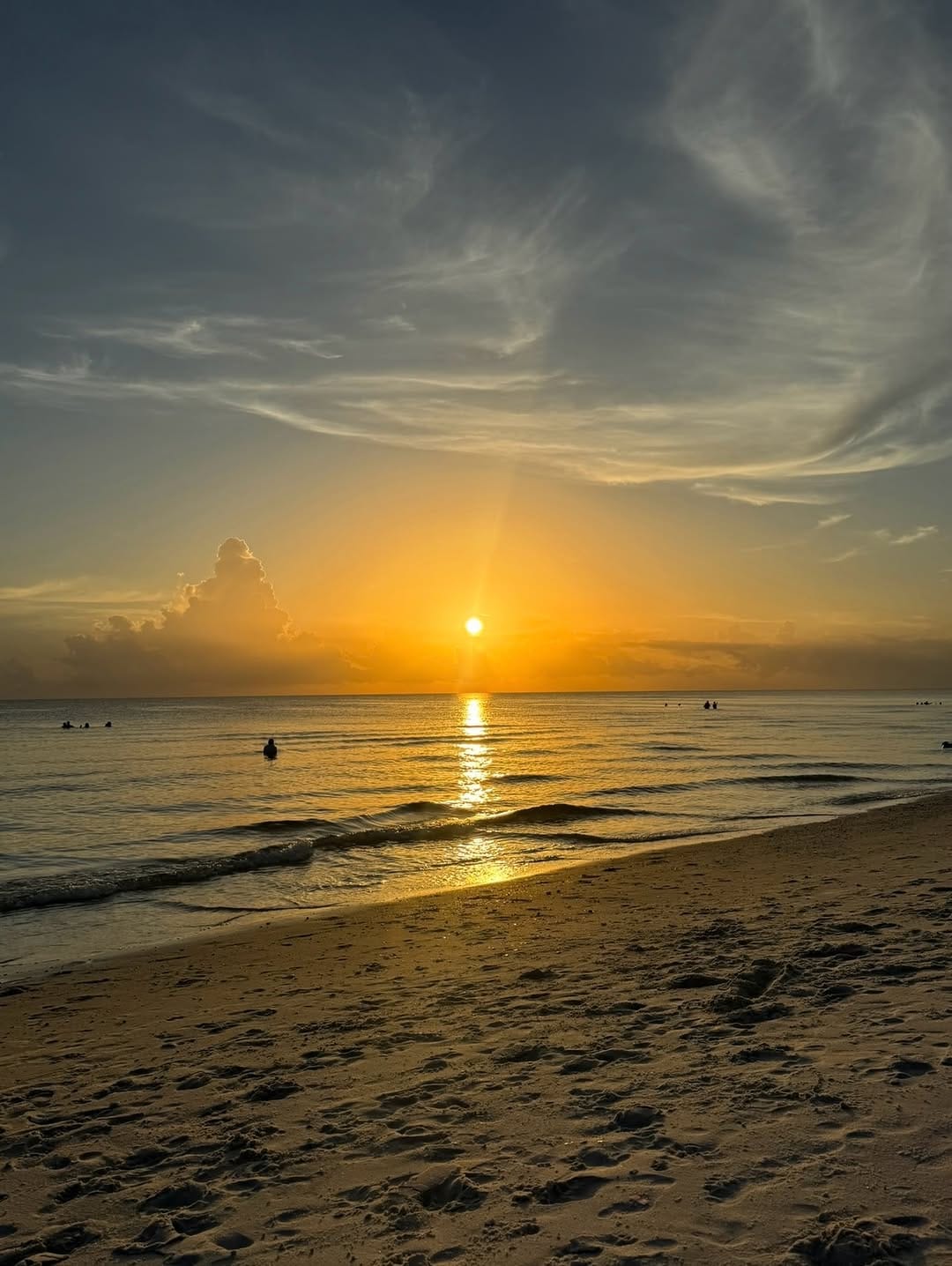 Post 9 by Mali Azima Photographer on Instagram (image)