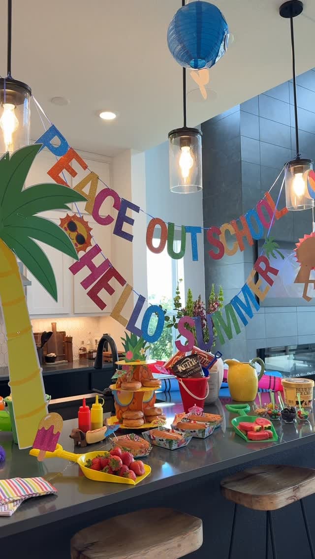 Post 7 by Lupita on Instagram (video)