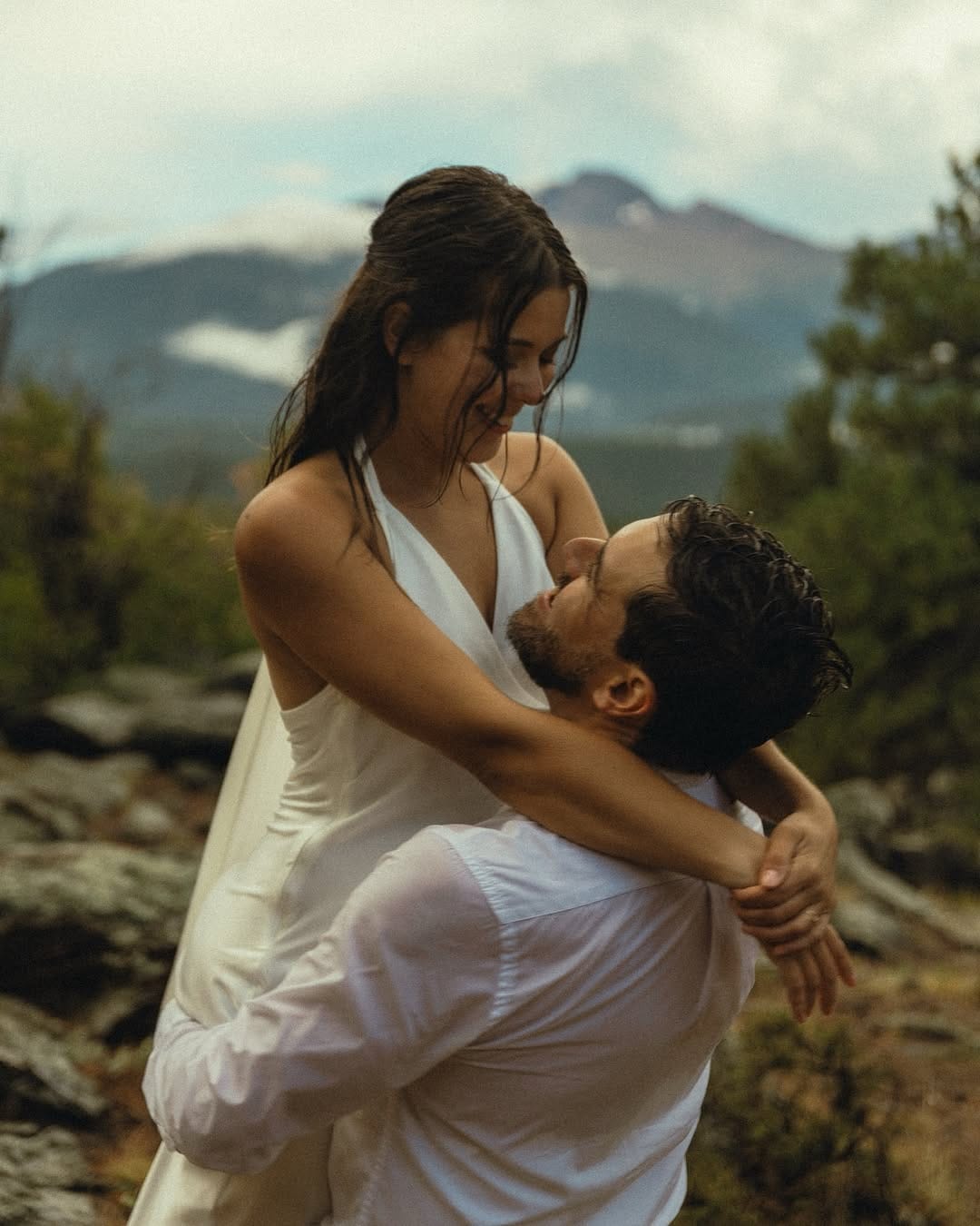 Post 6 by Sara + Jon | Cinematic Wedding & Elopement Photo + Video on Instagram (carousel)