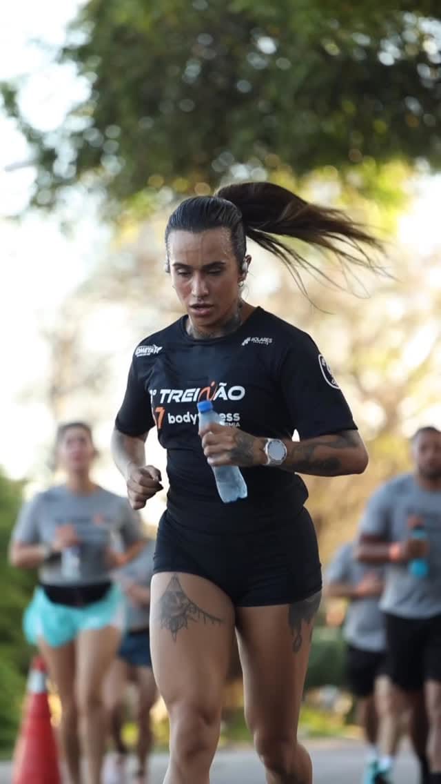 Post 1 by Beatriz Mello | Personal Trainer on Instagram (video)