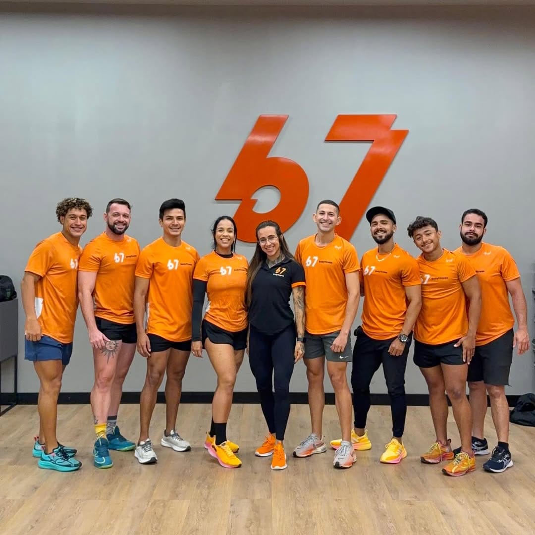 Post 7 by Beatriz Mello | Personal Trainer on Instagram (carousel)