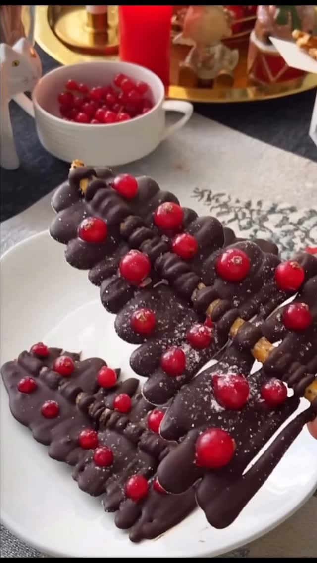 Post 6 by Narineh Nersesian on Instagram (video)