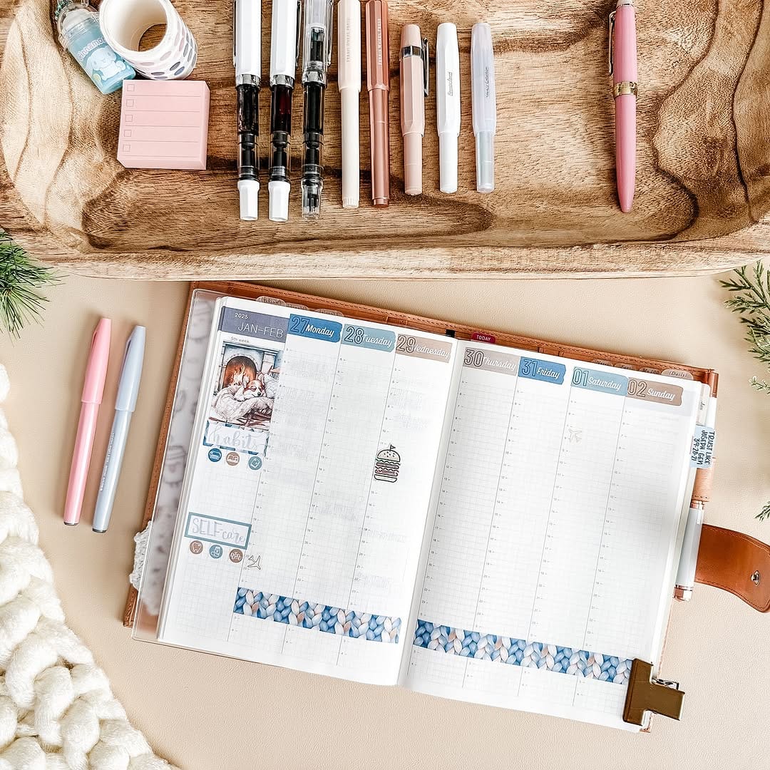 Post 2 by Artful Leigh Creative: Artful Planner, Papercrafter on Instagram (image)