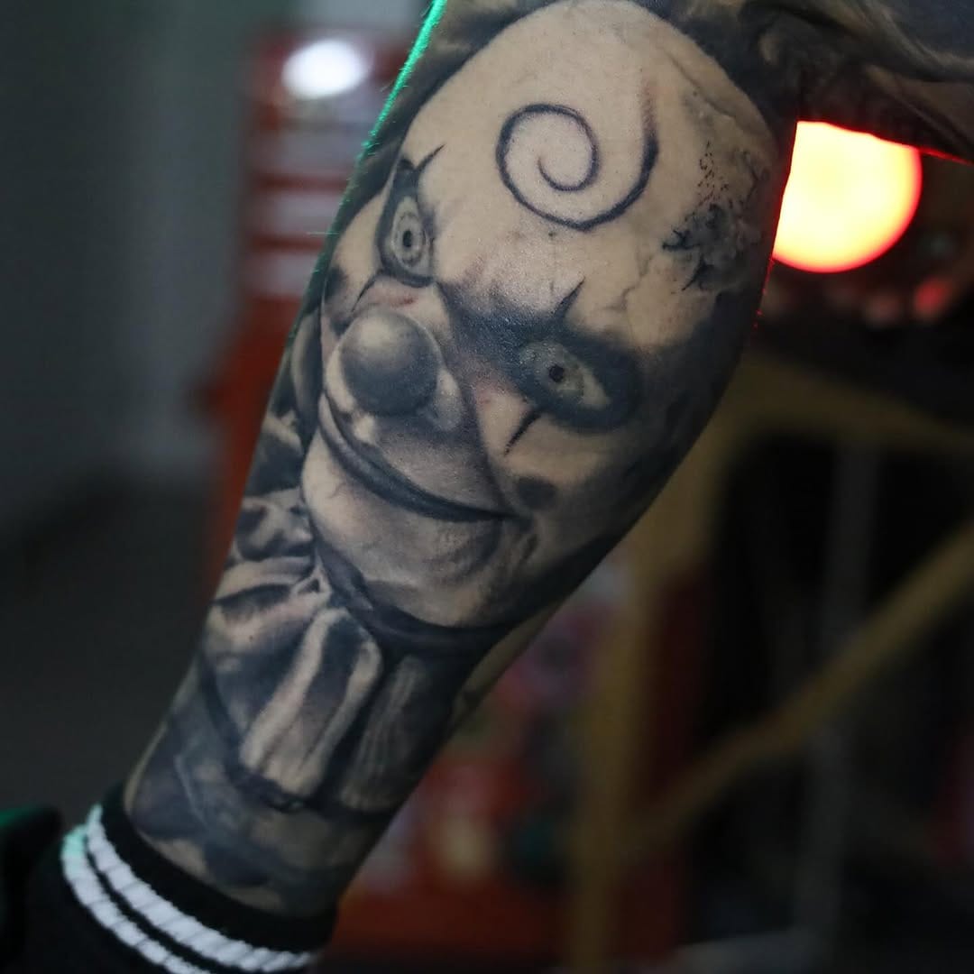 Post 10 by Humberto Leite Dark Realism on Instagram (image)