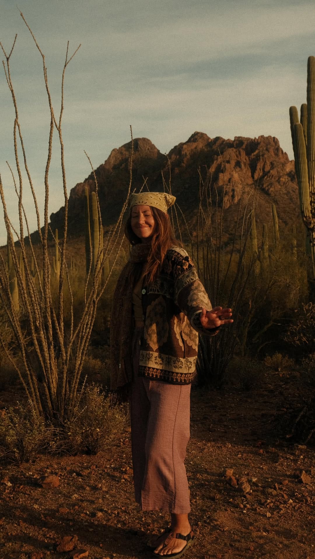 Post 9 by 𝐶𝑂𝑌𝑂𝑇𝐸 𝐶𝑅𝐴𝐹𝑇𝐸𝐷 ✸ 𝘮𝘰𝘭𝘭𝘺 on Instagram (video)