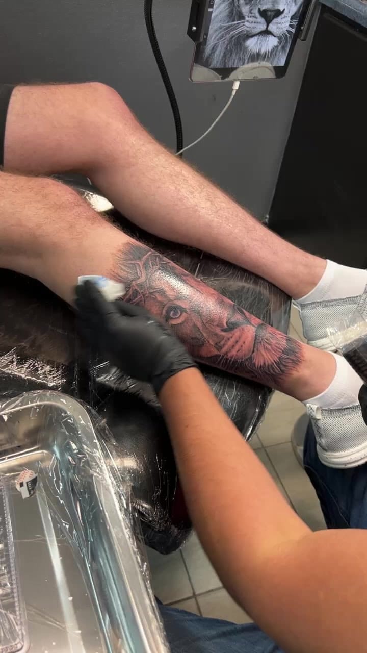 Post 7 by Tatuador ~Hendrix Luna on Instagram (video)