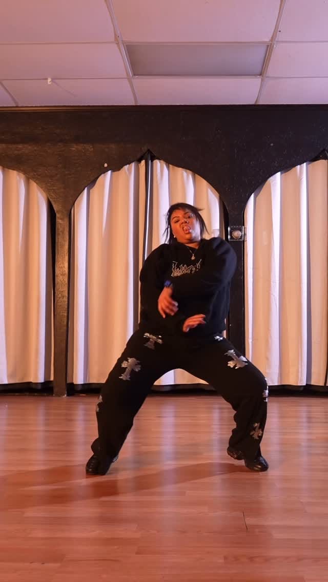 Post 1 by Lydia Edina on Instagram (video)