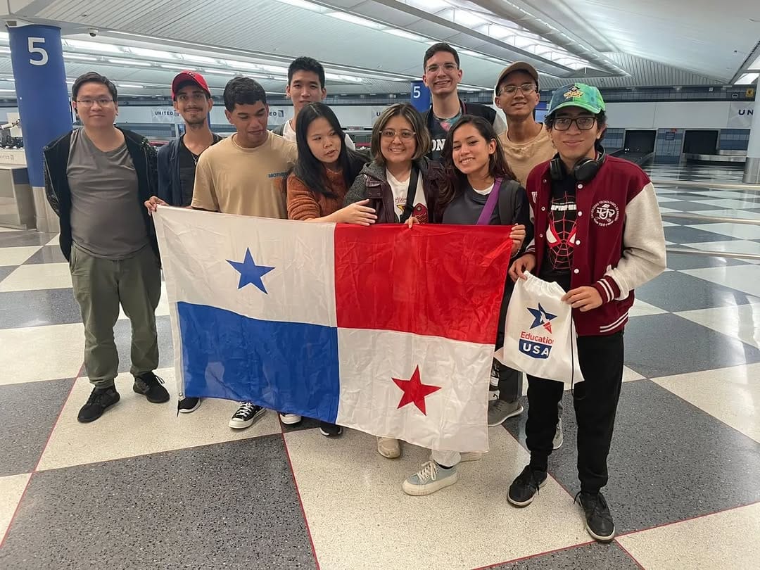 Post 9 by EducationUSA Panamá on Instagram (carousel)