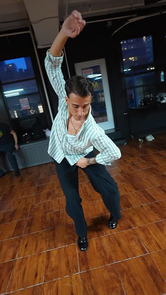 Post 4 by Cristian Vergari on Instagram (video)