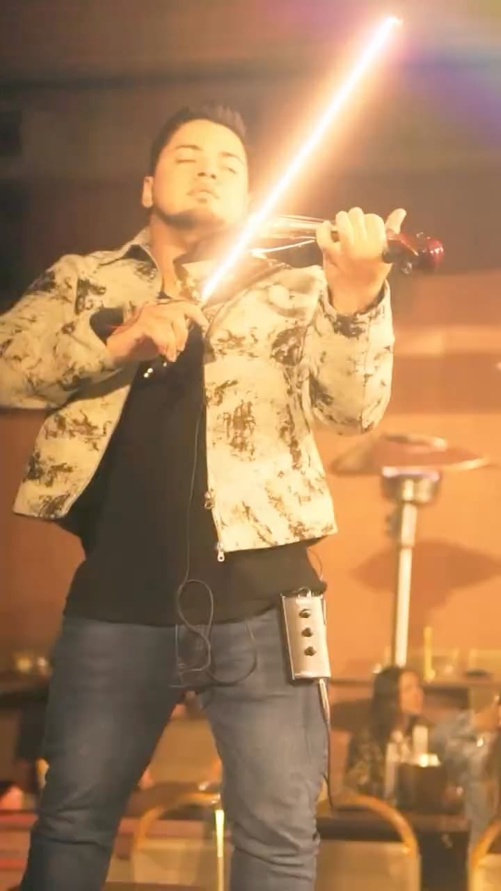 Post 8 by JESUS AYALA | VIOLINIST on Instagram (video)