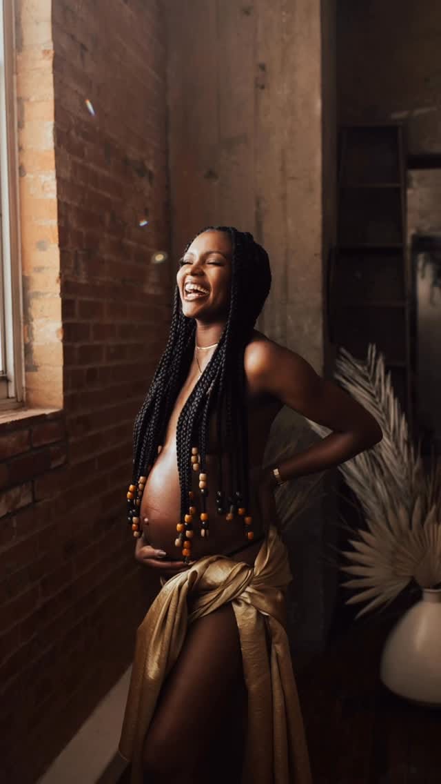 Post 10 by Carmen Bridgewater - Dallas Birth Photographer on Instagram (video)