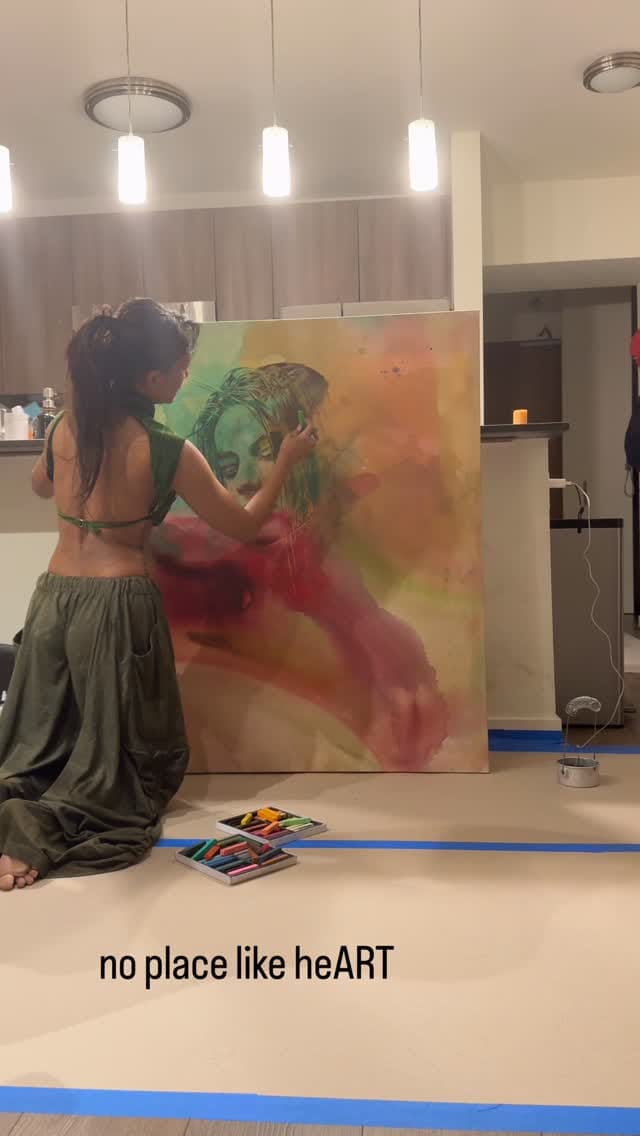 Post 5 by Jenny Vyas • Contemporary Fine Artist + Muralist on Instagram (video)