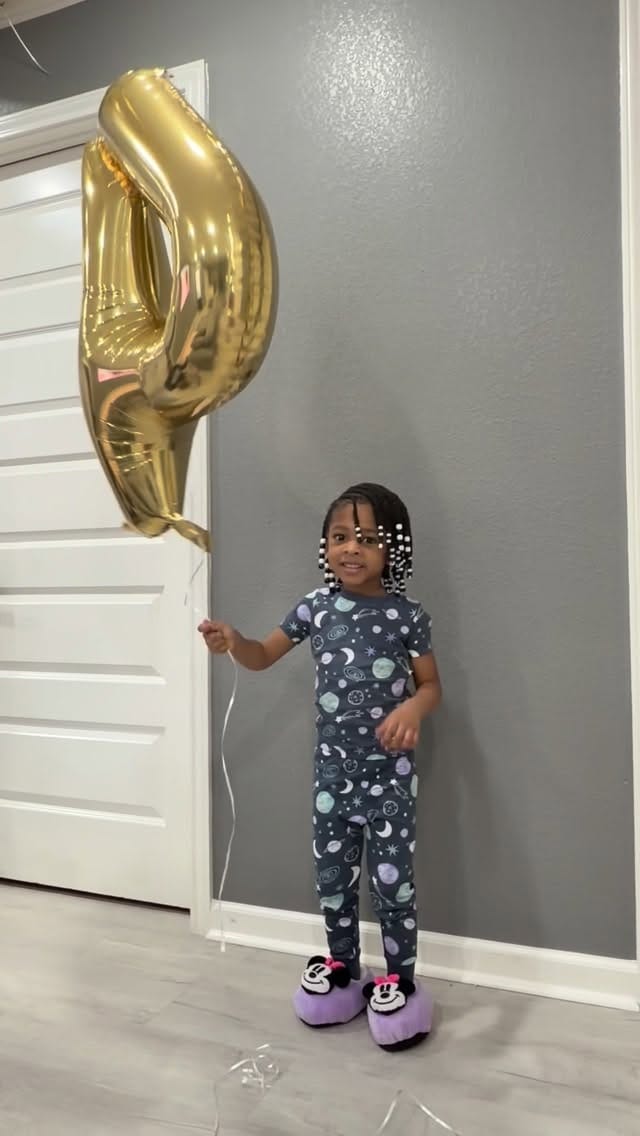 Post 5 by Taylor on Instagram (video)