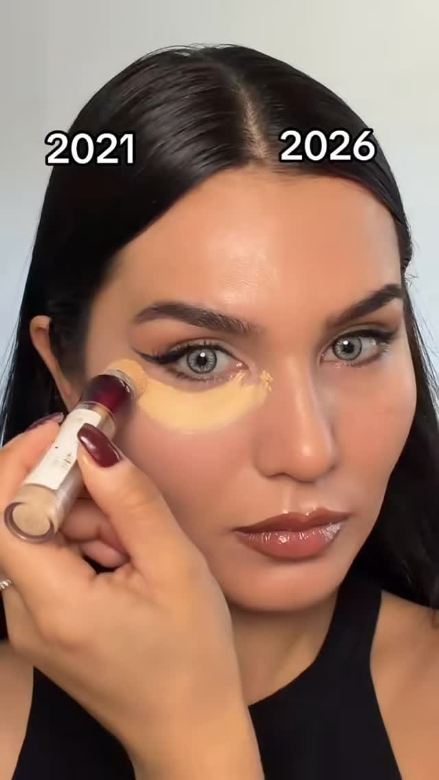 Post 10 by Makeup artist & hairstylist LA on Instagram (video)