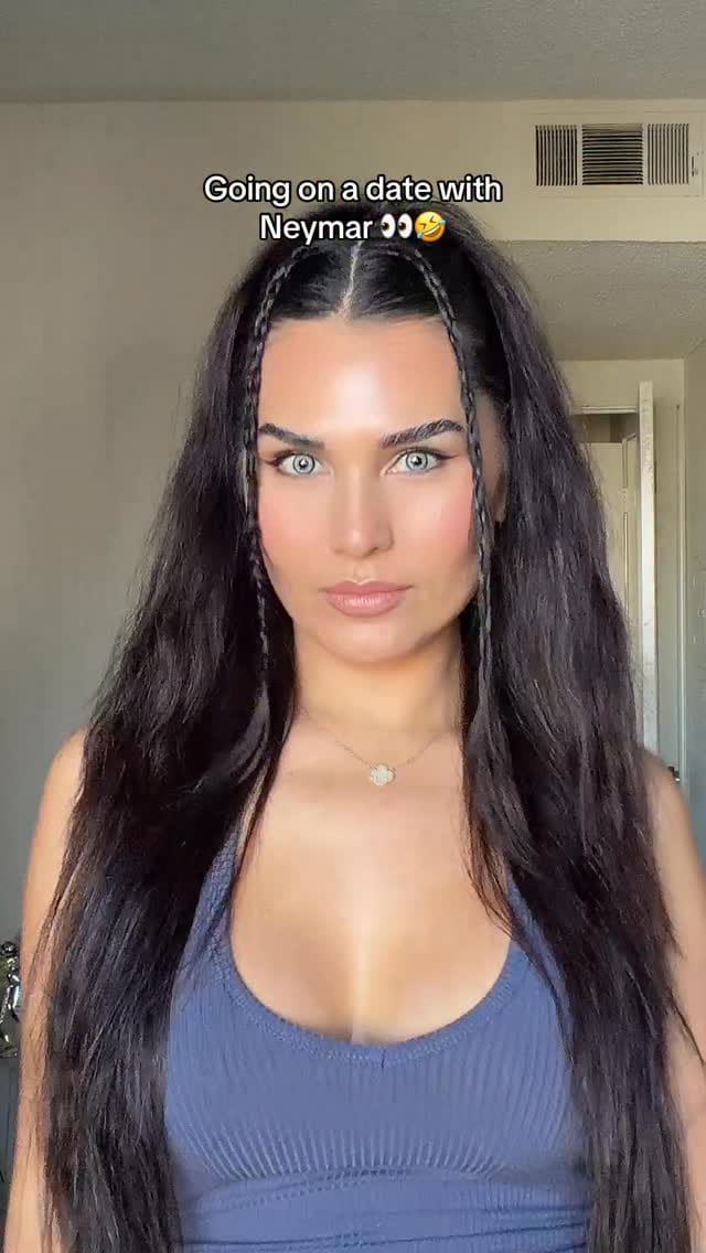 Post 2 by Makeup artist & hairstylist LA on Instagram (video)