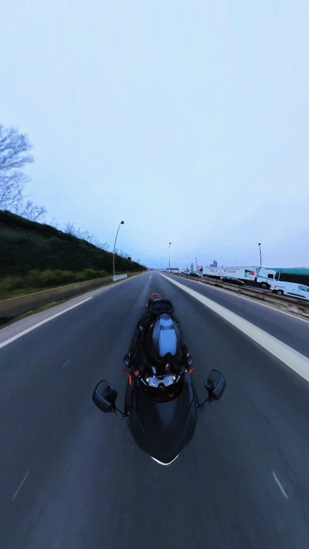 Post 4 by Viku 👽 on Instagram (video)